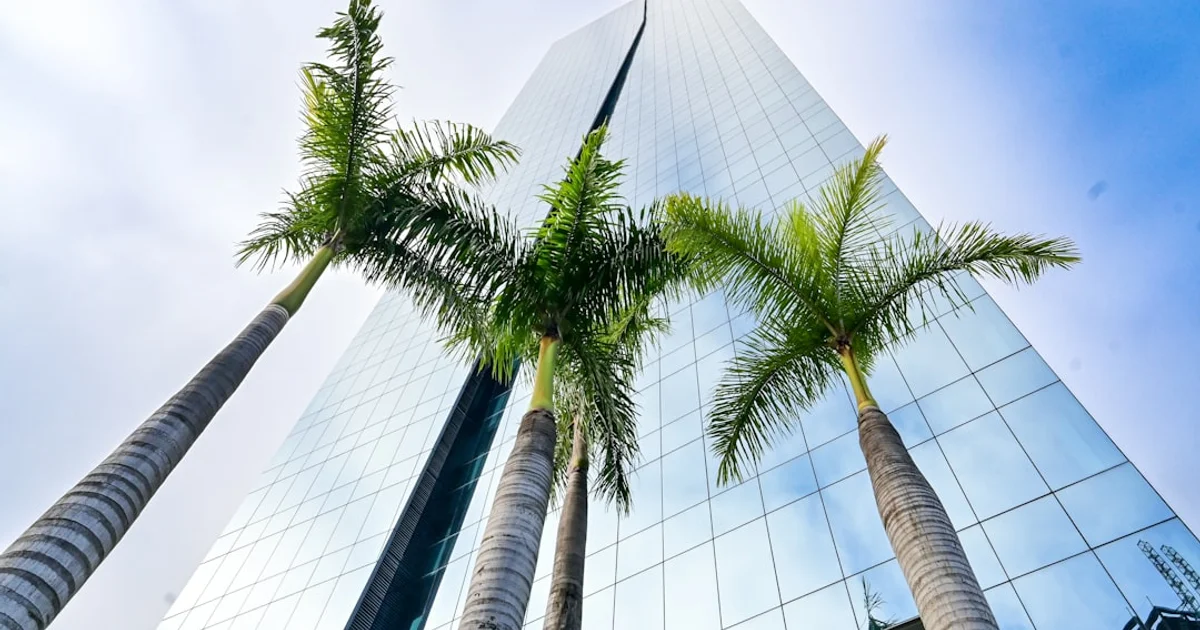 Ribat de Monastir et front de mer avec immeubles résidentiels